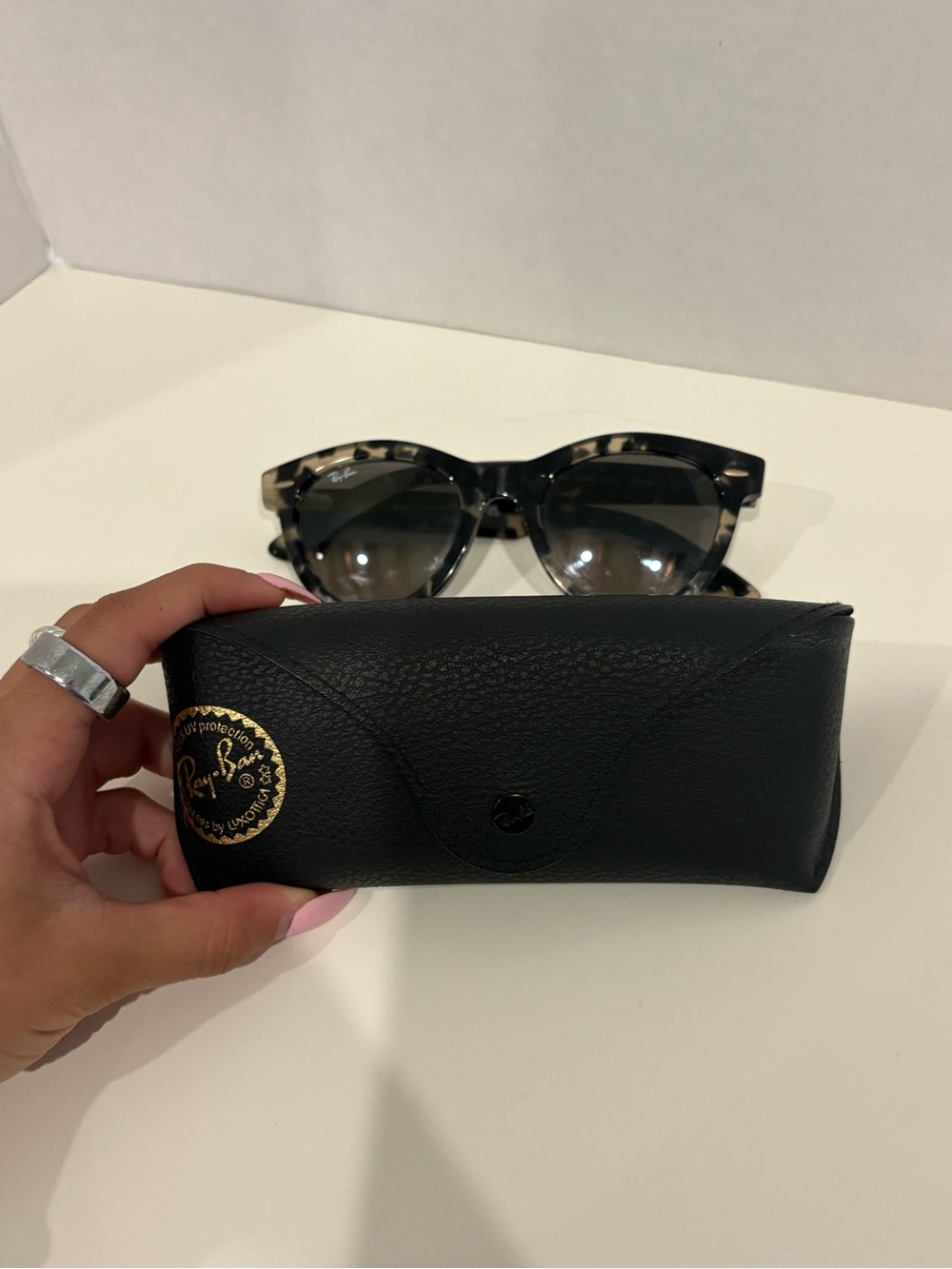Ray-Ban Women’s Gray Tortoiseshell Cat-Eye Sunglasses - Picture 3 of 3
